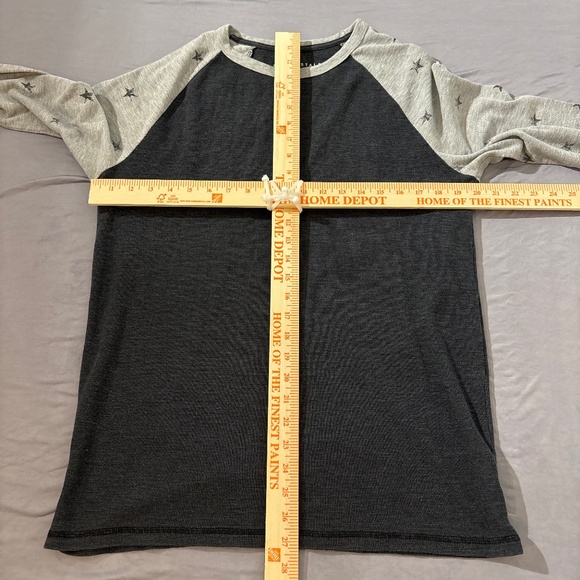 Aeropostale Y2K Dark Grey and Light Grey Faded Star crewneck Longsleeve - Picture 3 of 5